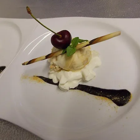 Weisses Roess'l Adorf