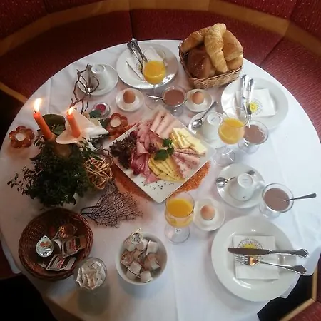 Ξενοδοχείο Weisses Roess'l